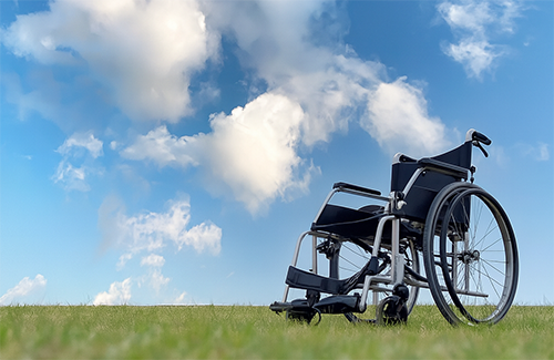 車椅子とベッドのイラスト